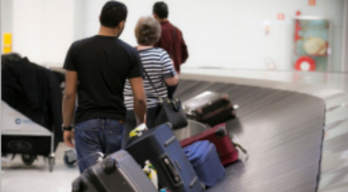Cobrança da bagagem diminui o preço da passagem em R$ 14, diz estudo
