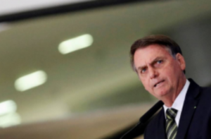 Bolsonaro comemora queda do CDS em tweet