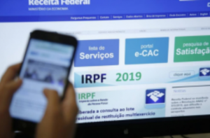 Governo quer isentar do IR quem recebe até R$ 5 mil