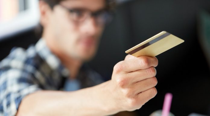 Limite baixo? Conselhos que podem ajudar a aumentar o limite do seu cartão de crédito
